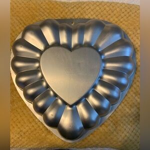 EMBOSSED HEART Cake Pan. WILTON Vintage. Good used condition.